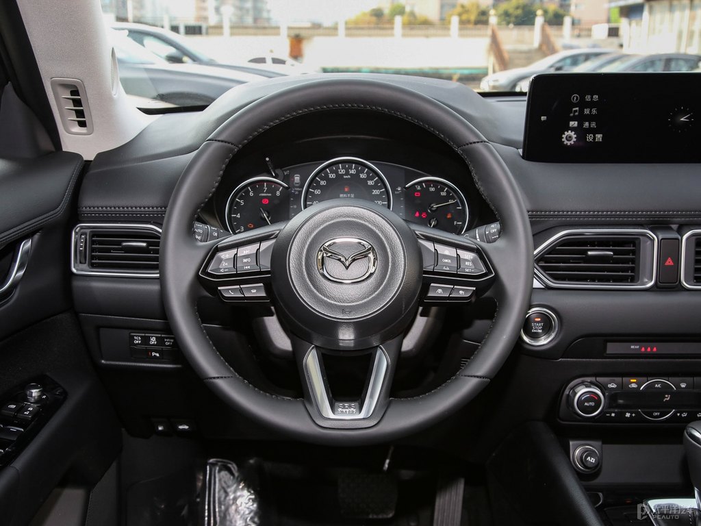 鉑鋼灰馬自達(dá)CX-5中控內(nèi)飾圖片