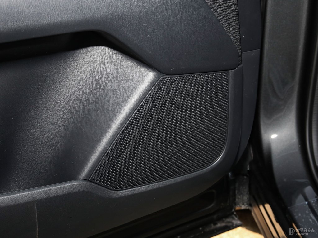 鉑鋼灰馬自達(dá)CX-5車廂內(nèi)飾圖片