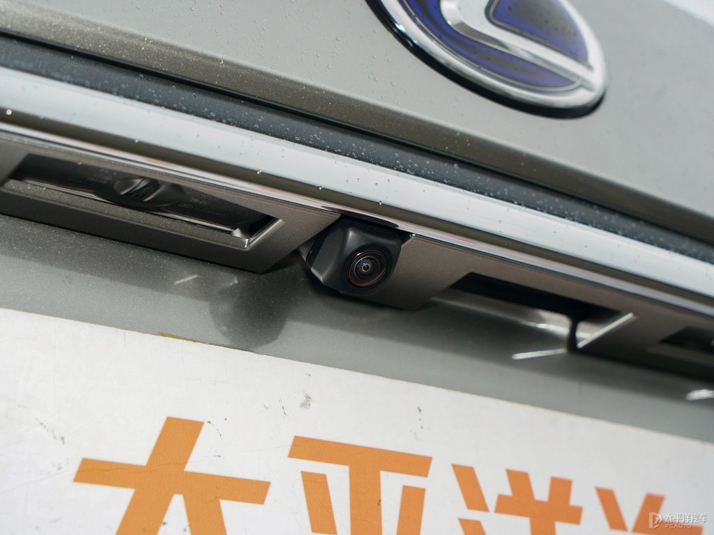 超音速鈦銀雷克薩斯RX車尾外觀圖片