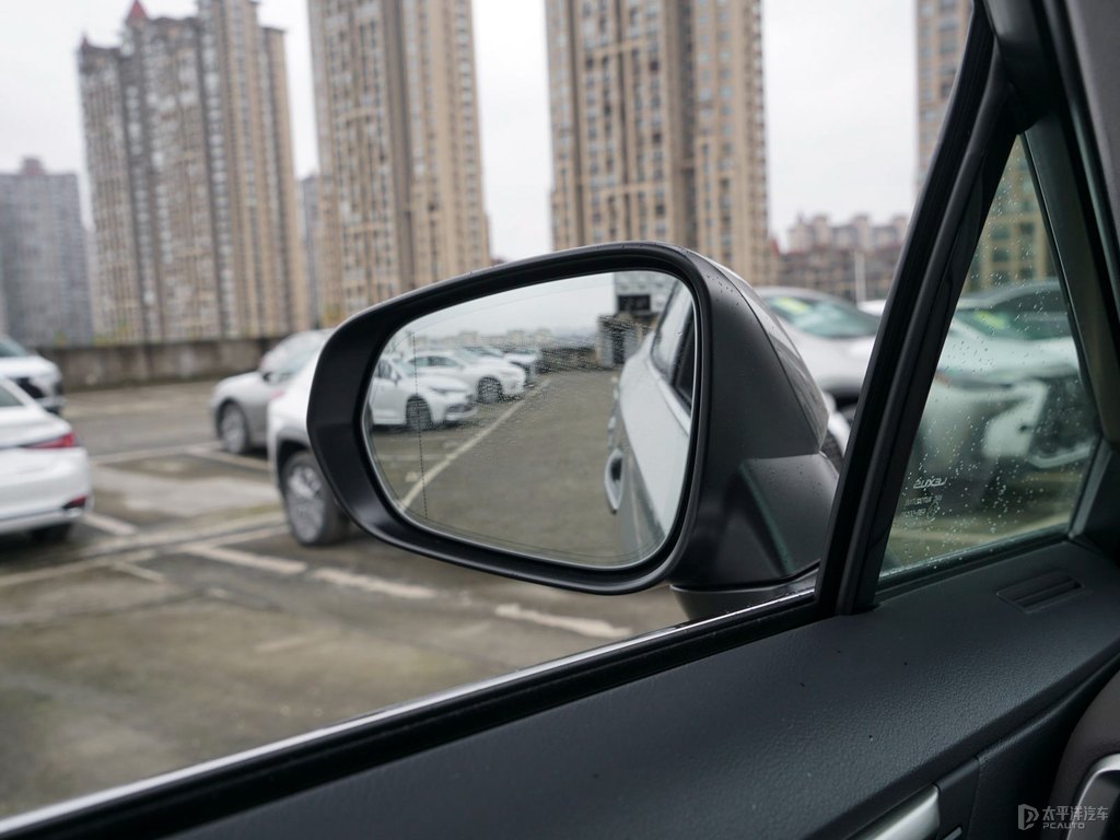 超音速鈦銀雷克薩斯RX車身外觀圖片