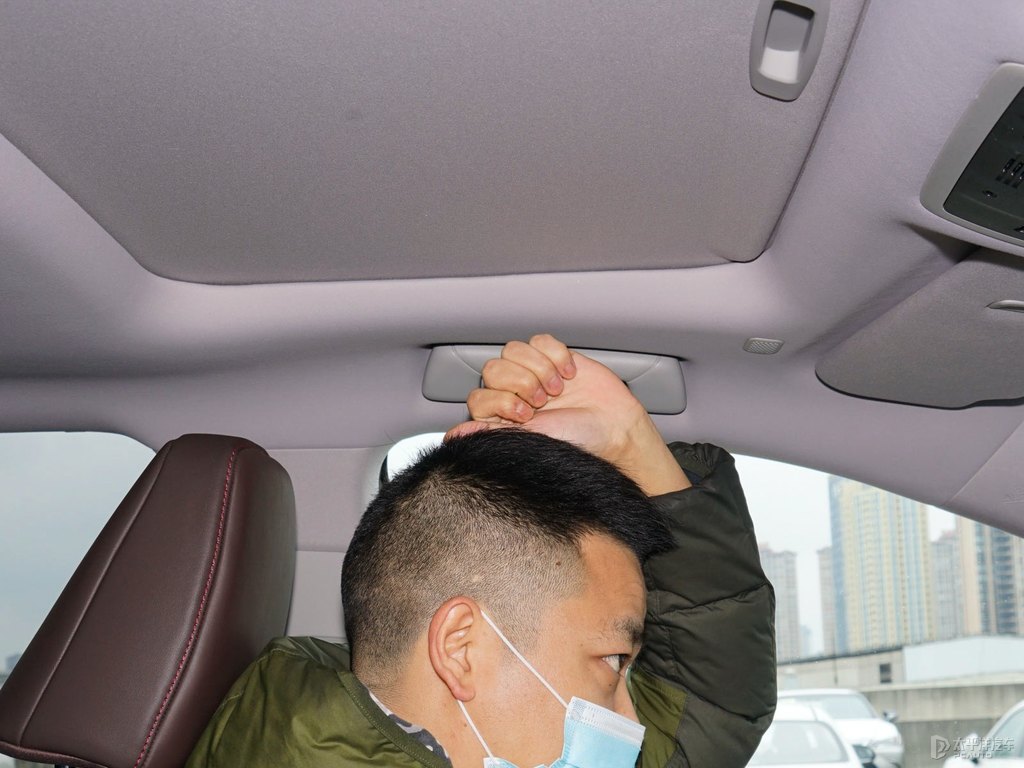 超音速鈦銀雷克薩斯RX駕乘空間空間圖片
