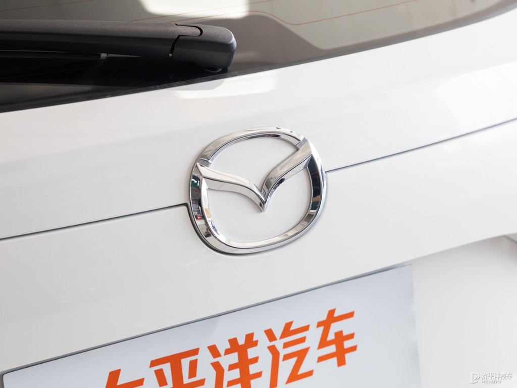 珠光白馬自達(dá)CX-5車尾外觀圖片