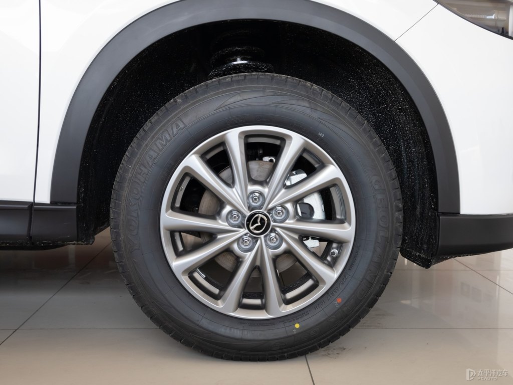 珠光白馬自達(dá)CX-5車身外觀圖片