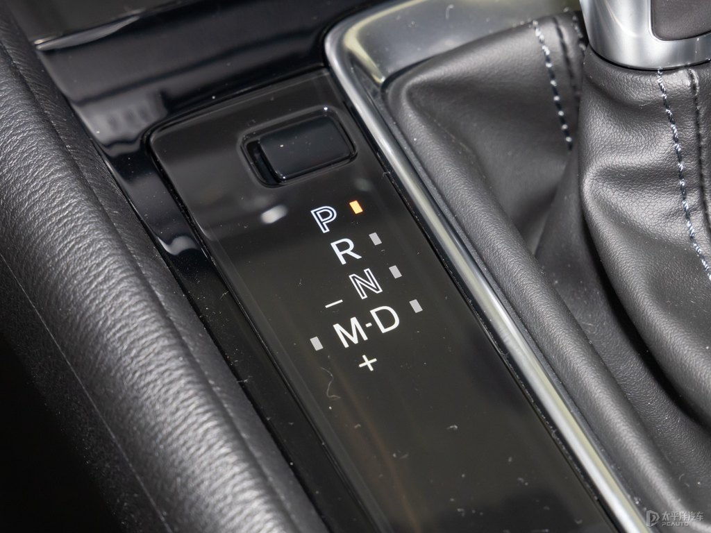 珠光白馬自達(dá)CX-5中控內(nèi)飾圖片