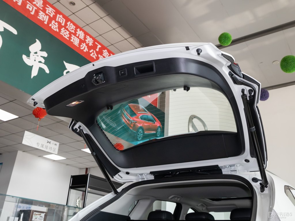 珠光白馬自達(dá)CX-5后備廂空間圖片