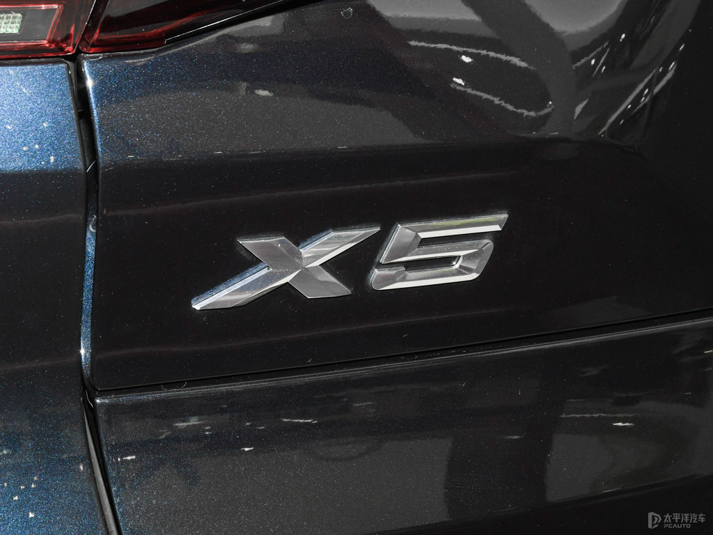 碳黑寶馬X5(進口)車尾外觀圖片