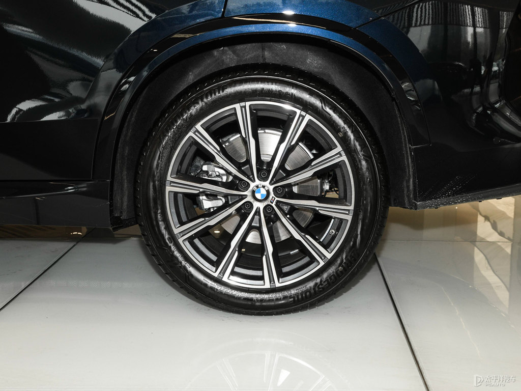 碳黑寶馬X5(進(jìn)口)車身外觀圖片