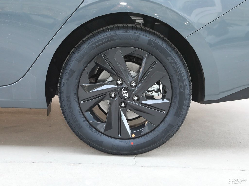 太空灰伊蘭特車(chē)身外觀圖片
