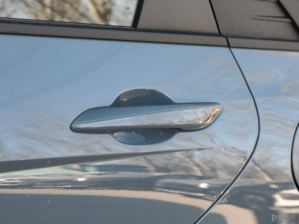 太空灰伊蘭特車身外觀圖片