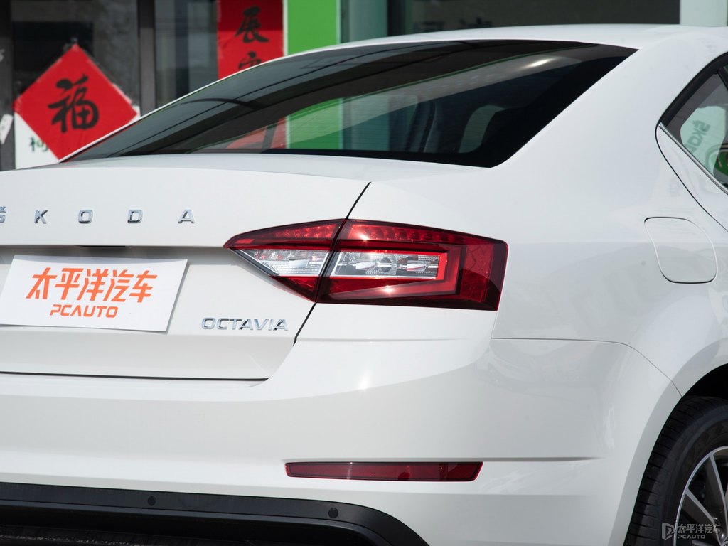 晶瑩白明銳車尾外觀圖片