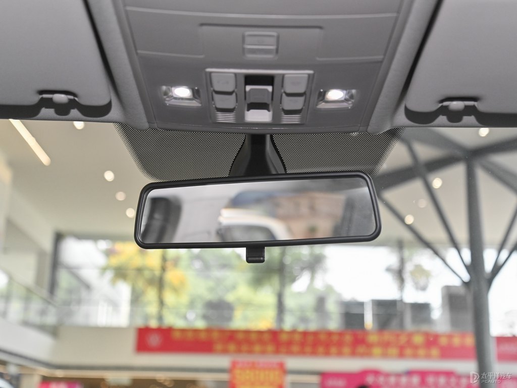 鉑光銀途觀L車廂內(nèi)飾圖片
