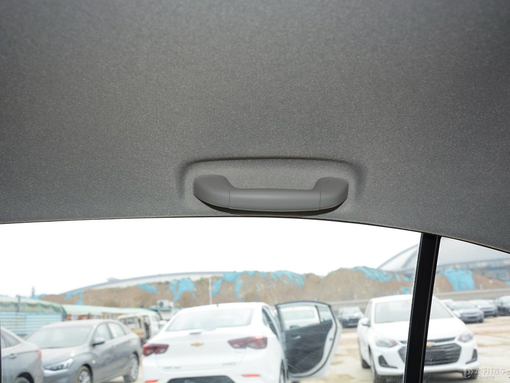 流云白科沃茲車廂內(nèi)飾圖片