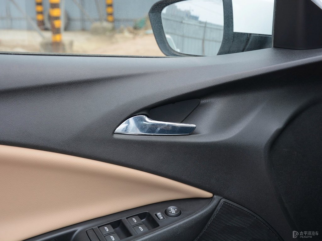 流云白科沃茲車廂內(nèi)飾圖片