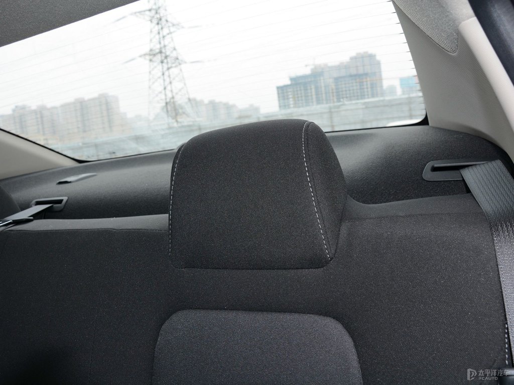 流云白科沃茲座椅內(nèi)飾圖片