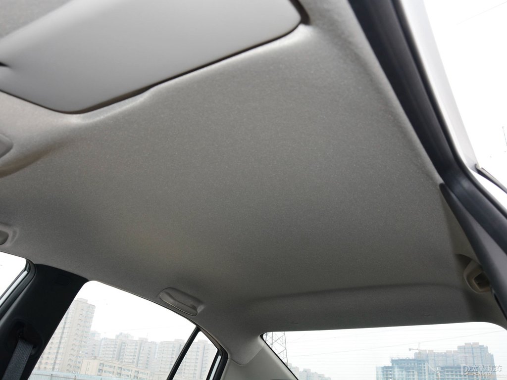 流云白科沃茲車廂內(nèi)飾圖片