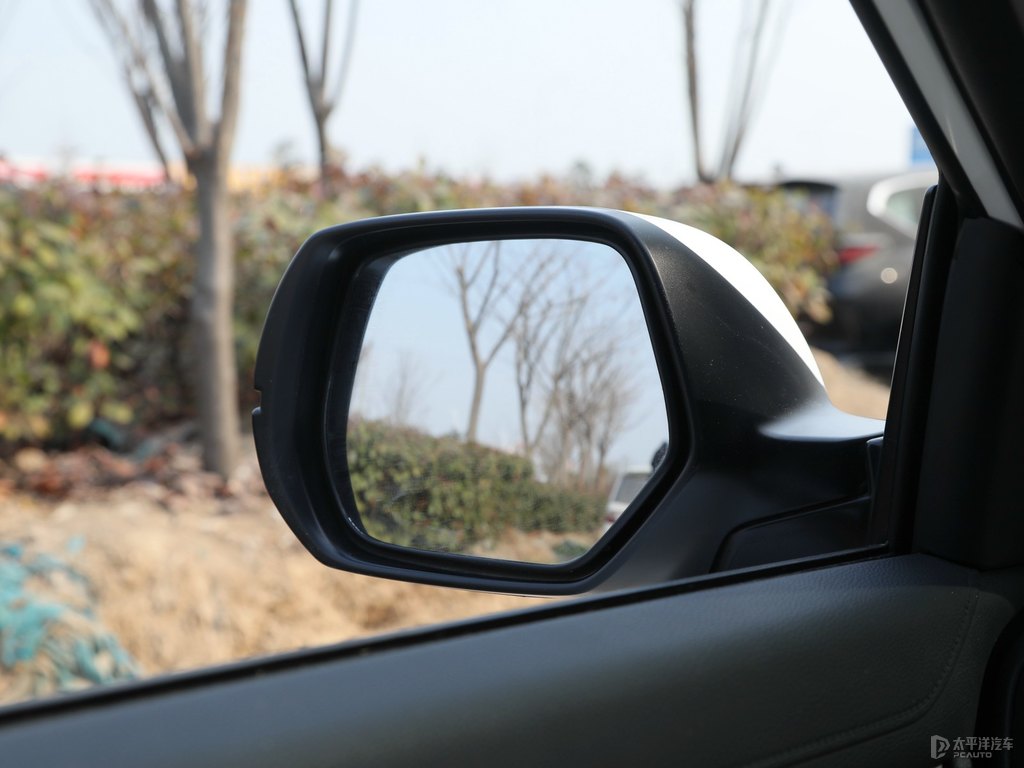 星月白皓影車身外觀圖片