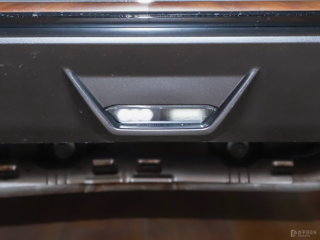 墨璽綠傳祺GS8車尾外觀圖片