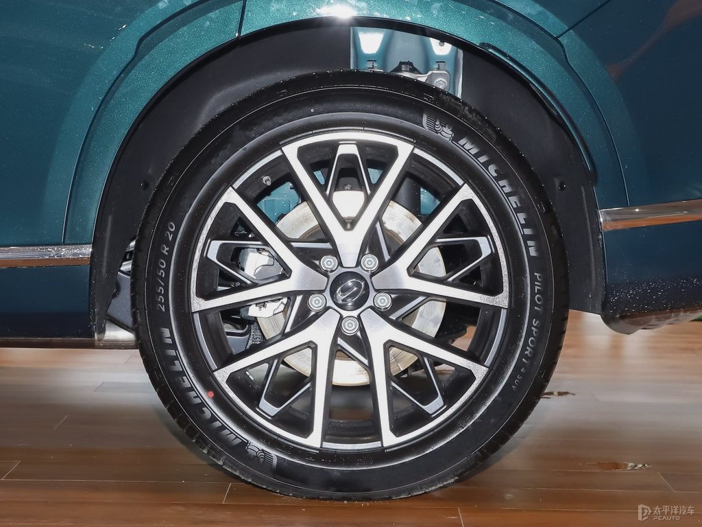 墨璽綠傳祺GS8車身外觀圖片