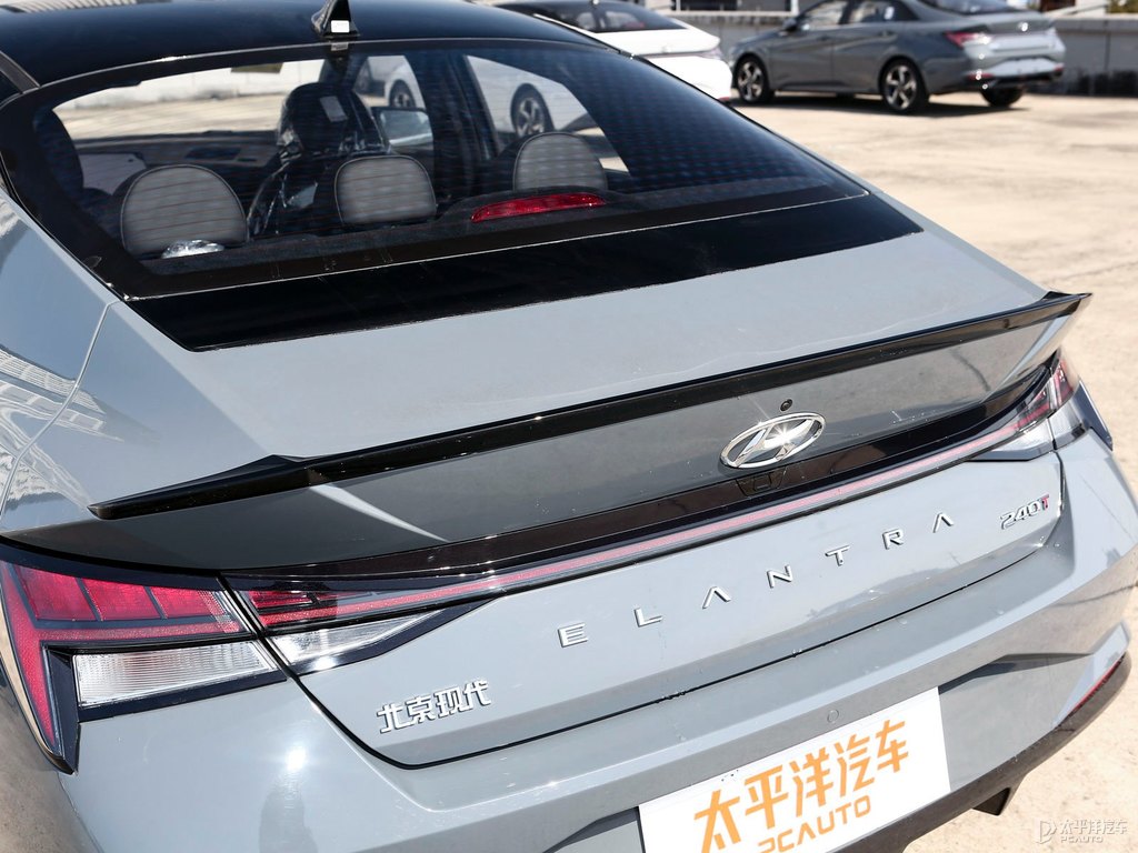 黑色+太空灰伊蘭特車尾外觀圖片