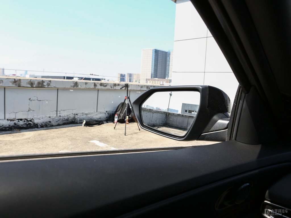 黑色+太空灰伊蘭特車身外觀圖片