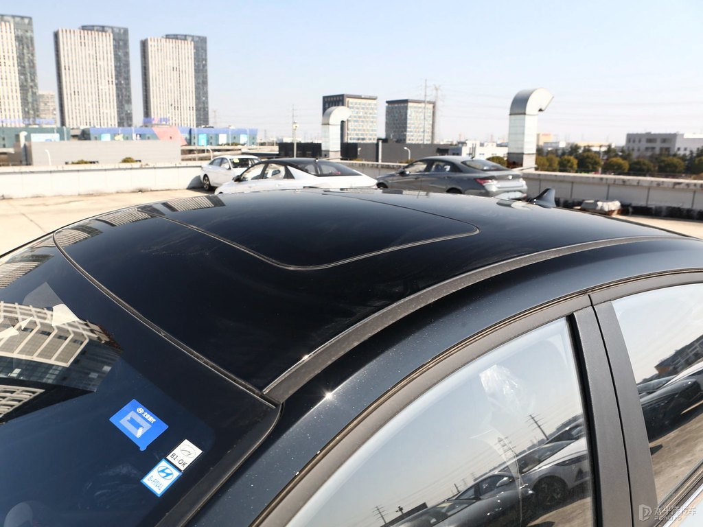 黑色+太空灰伊蘭特車身外觀圖片