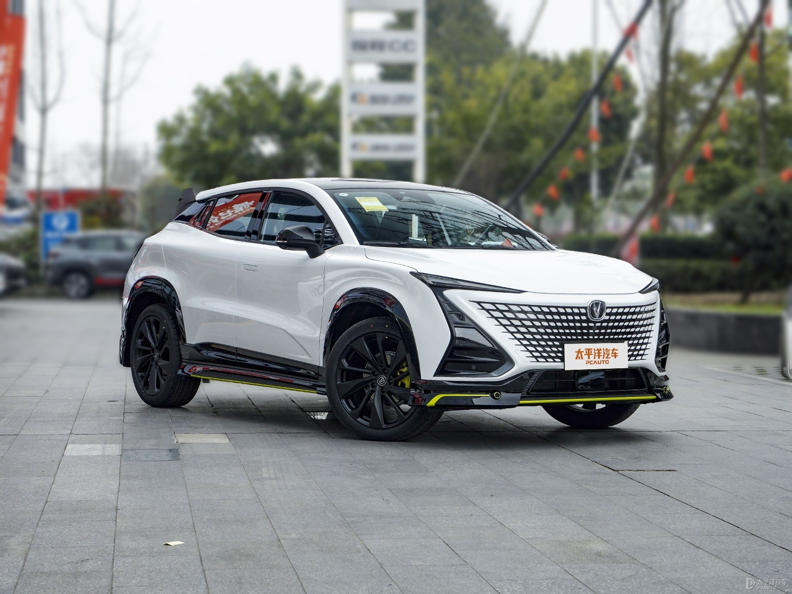 星辰白長(zhǎng)安UNI-T整車外觀外觀圖片