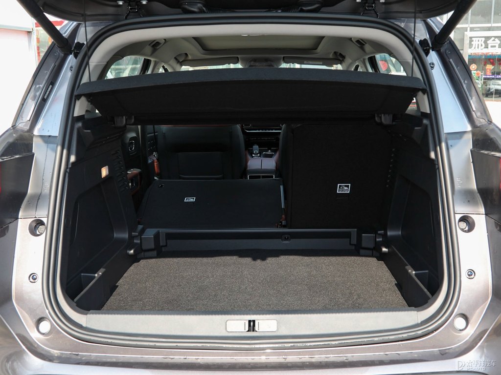 r C5 AIRCROSSgDƬ