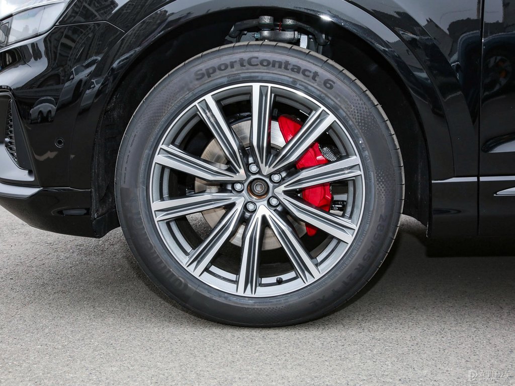 傳奇黑奧迪Q8車身外觀圖片