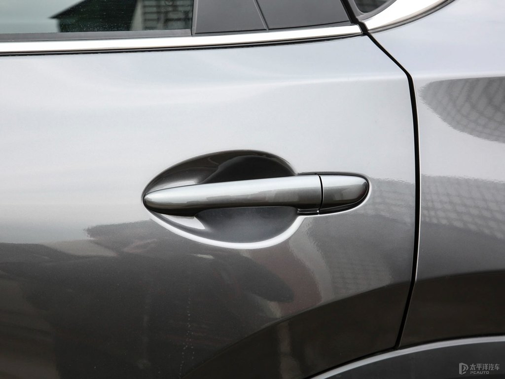 鉑鋼灰馬自達(dá)CX-5車身外觀圖片