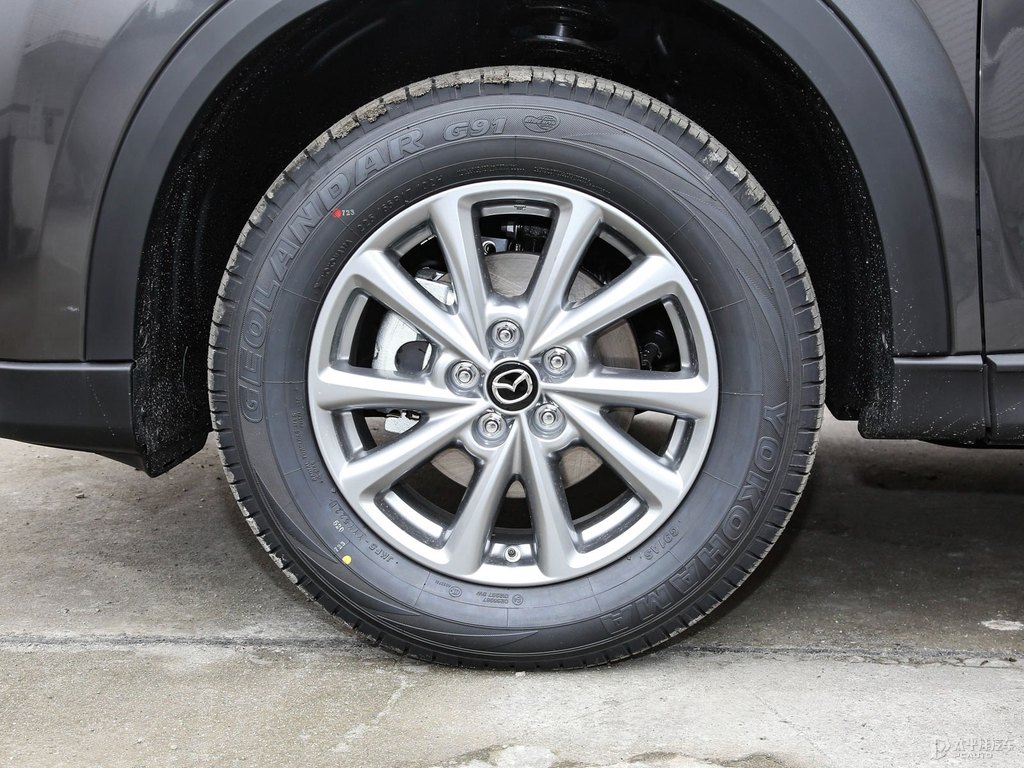 鉑鋼灰馬自達(dá)CX-5車身外觀圖片