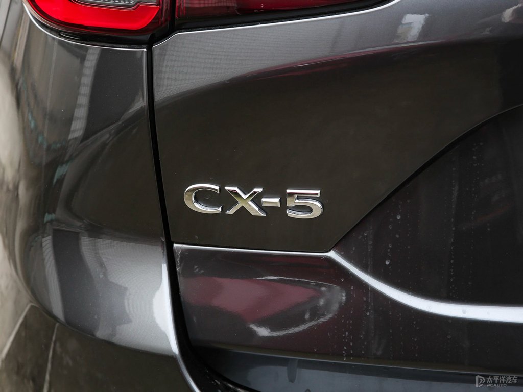鉑鋼灰馬自達(dá)CX-5車尾外觀圖片