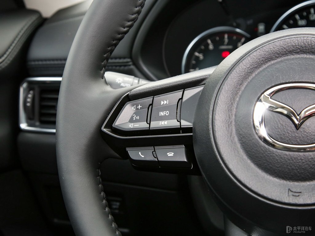 鉑鋼灰馬自達(dá)CX-5中控內(nèi)飾圖片