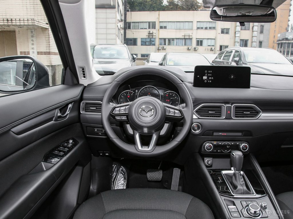 鉑鋼灰馬自達(dá)CX-5中控內(nèi)飾圖片
