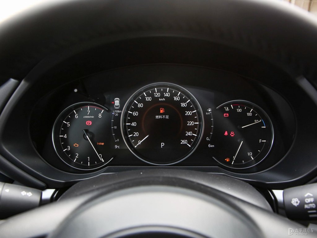 鉑鋼灰馬自達(dá)CX-5中控內(nèi)飾圖片