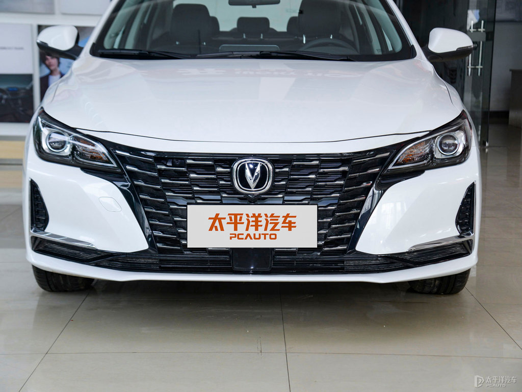 月光白銳程CC車頭外觀圖片