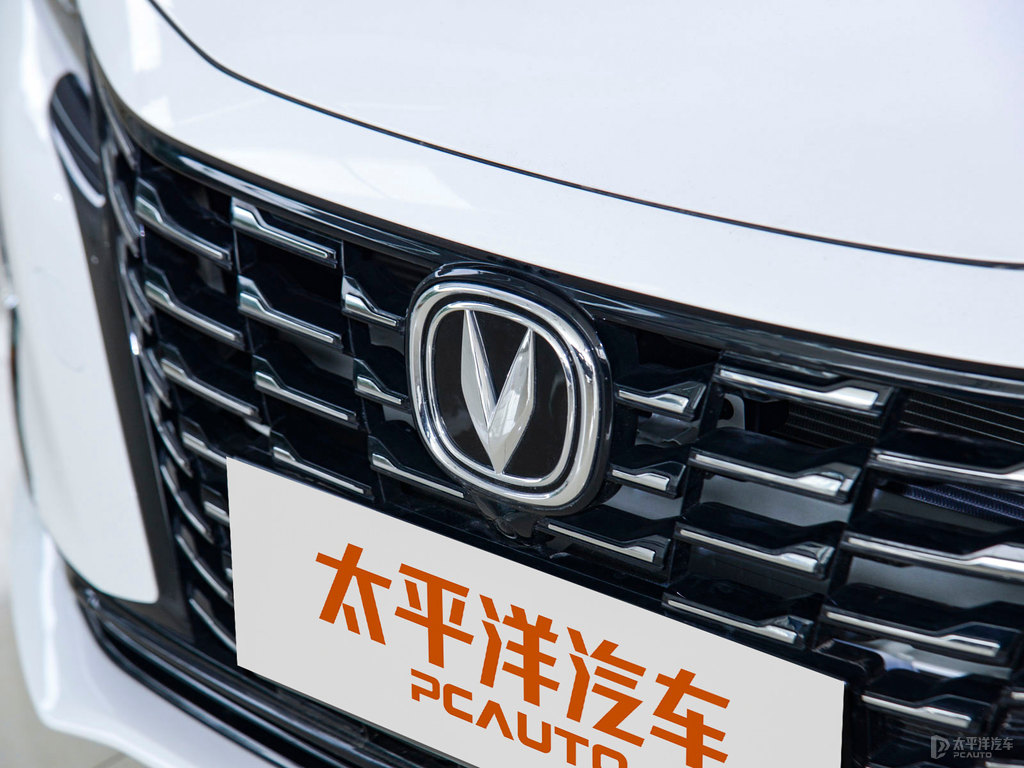 月光白銳程CC車頭外觀圖片