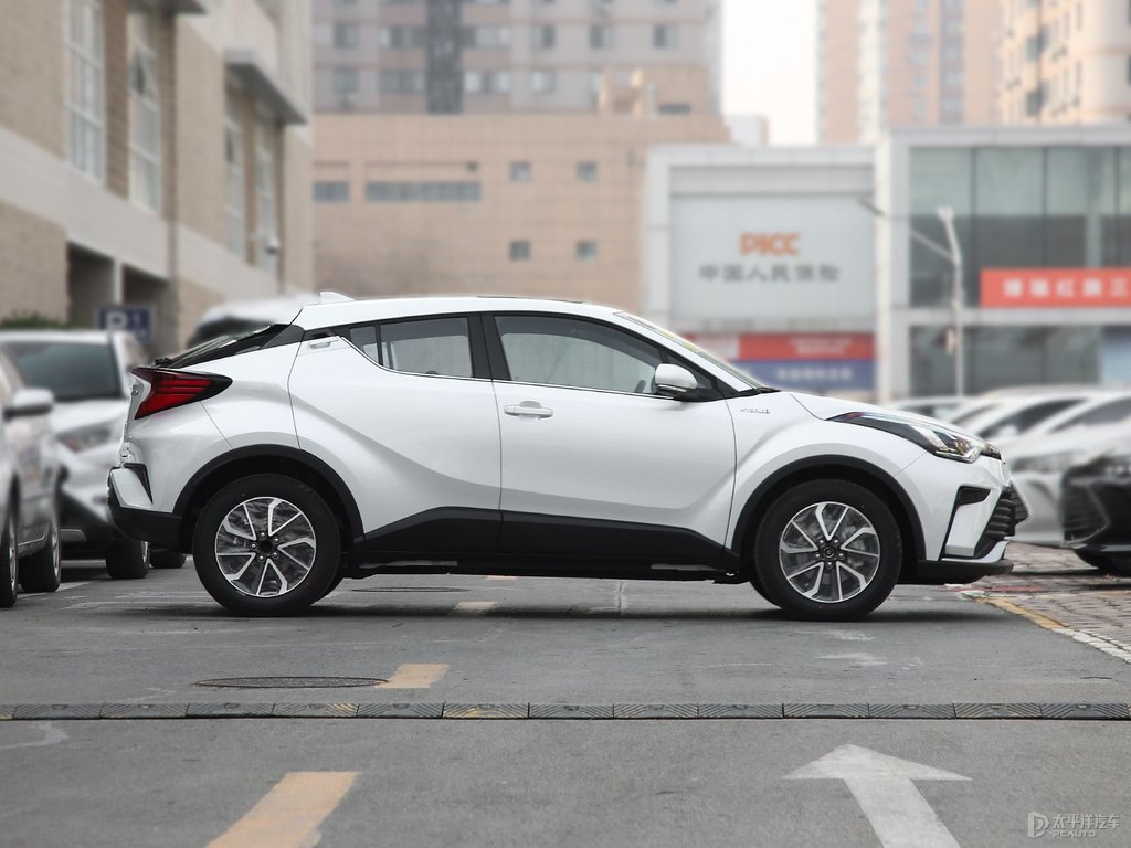 鉑金白奕澤IZOA整車(chē)外觀外觀圖片