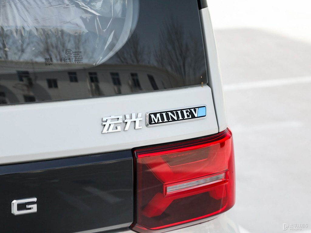 派對甜心(米)宏光MINIEV車尾外觀圖片