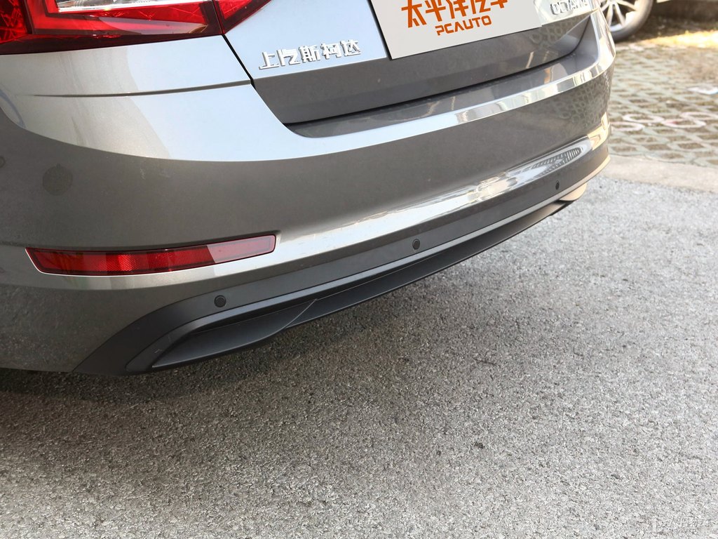 潮流灰明銳車尾外觀圖片