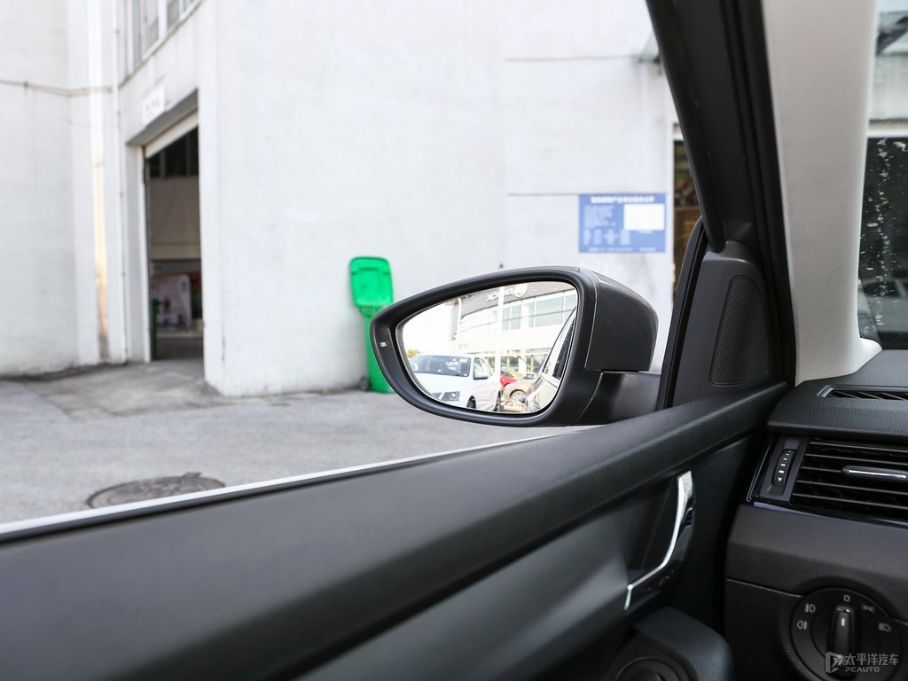 潮流灰明銳車(chē)身外觀圖片