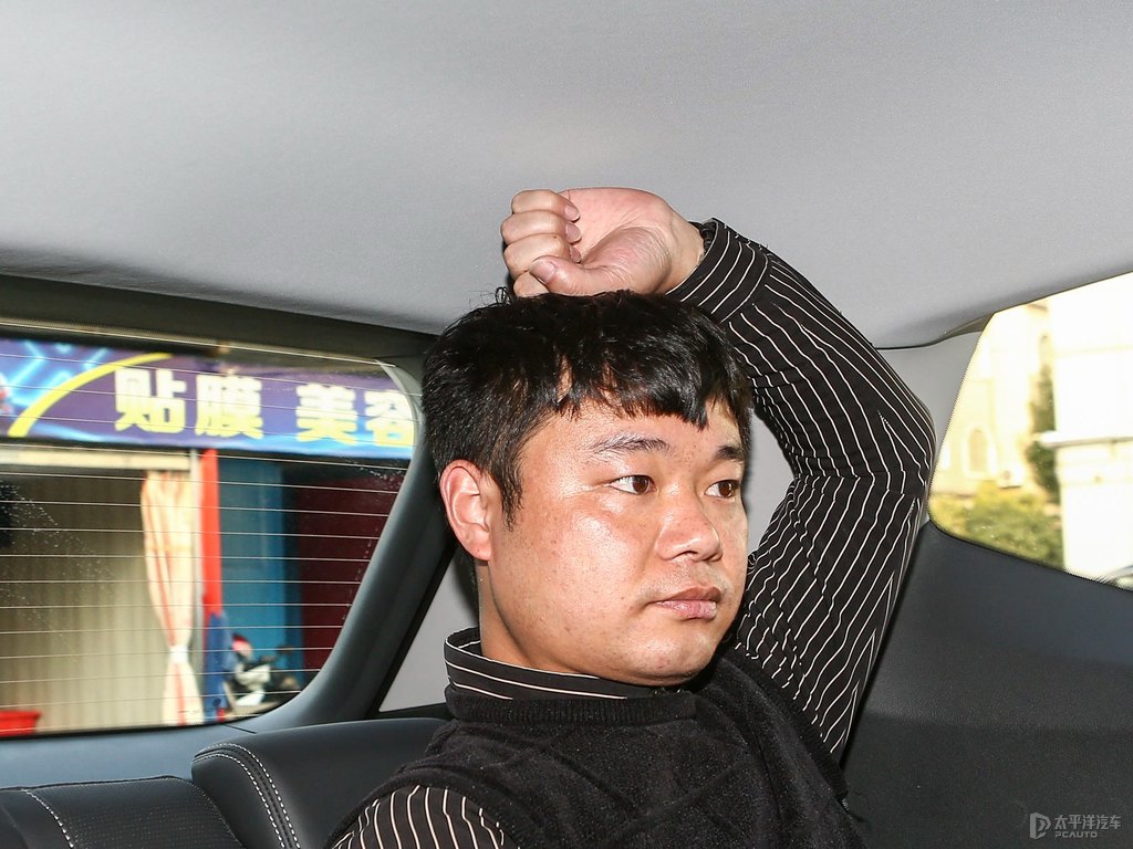 玄武黑途昂駕乘空間空間圖片