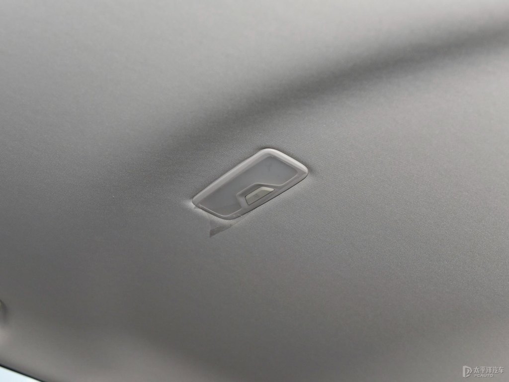 閃光冰晶白長安CS35PLUS車廂內(nèi)飾圖片