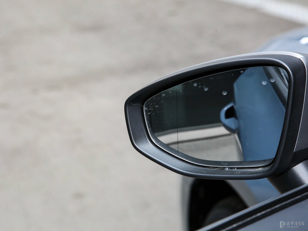凱莫拉灰奧迪A3車身外觀圖片