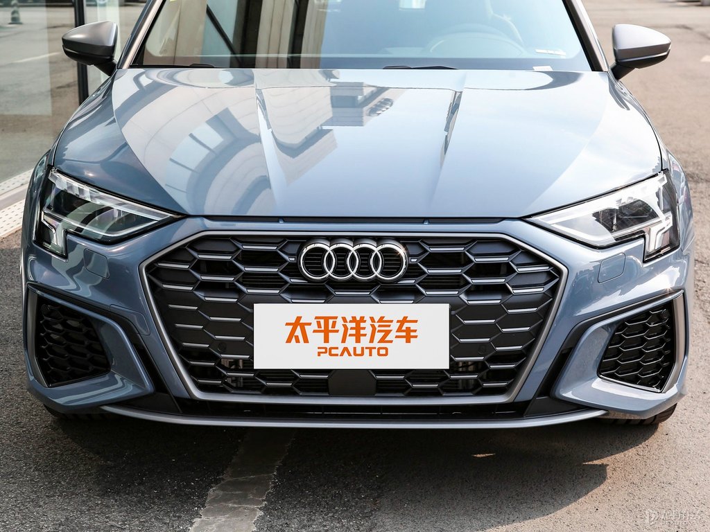 凱莫拉灰?jiàn)W迪A3車(chē)頭外觀圖片