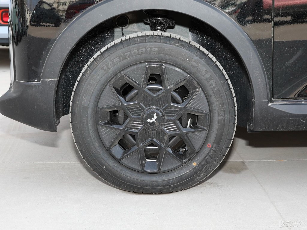 颶風(fēng)魅影(黑)宏光MINIEV車身外觀圖片