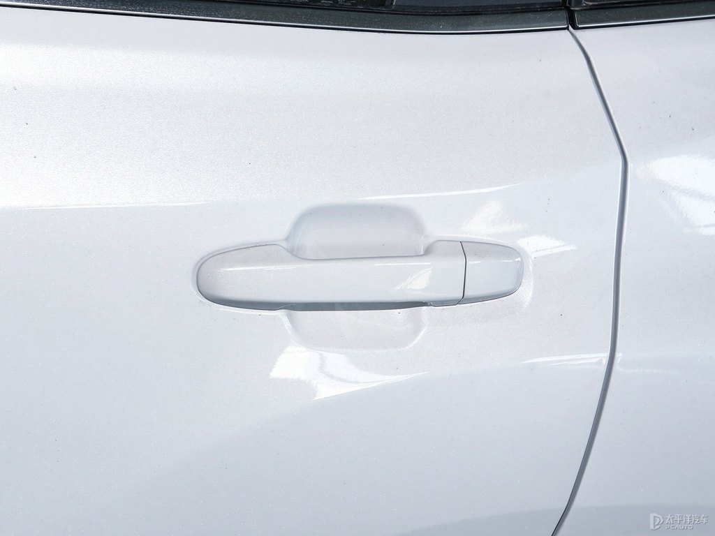 水晶珠光白森林人車身外觀圖片
