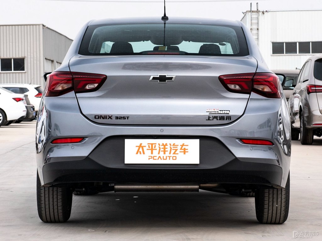海崖灰科沃茲車尾外觀圖片