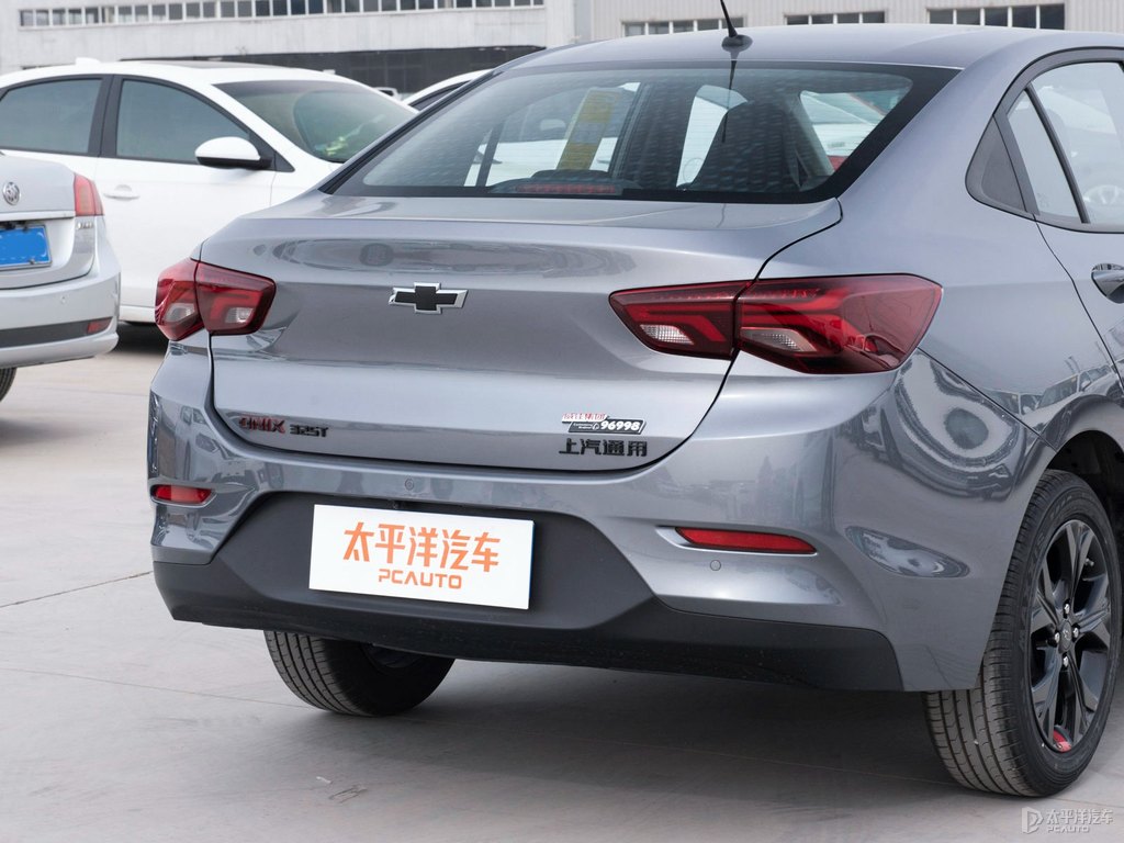 海崖灰科沃茲車尾外觀圖片