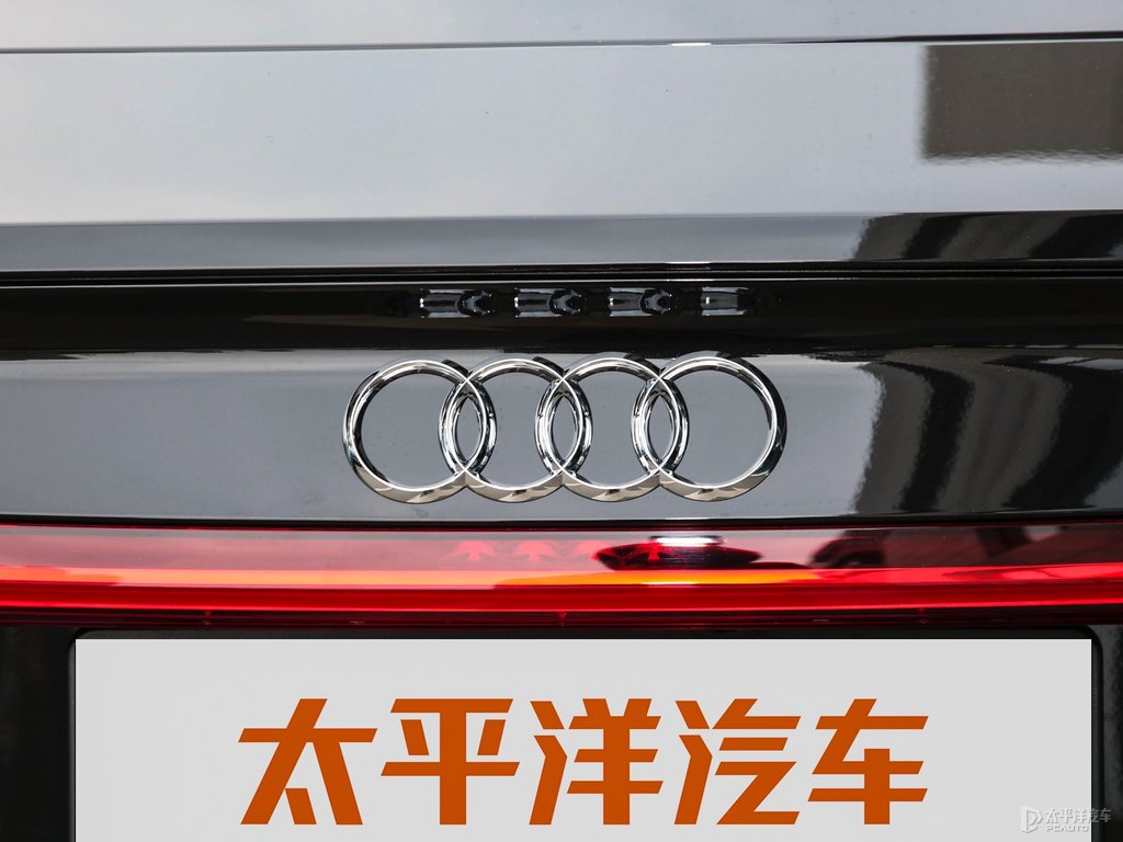 傳奇黑奧迪A7車尾外觀圖片
