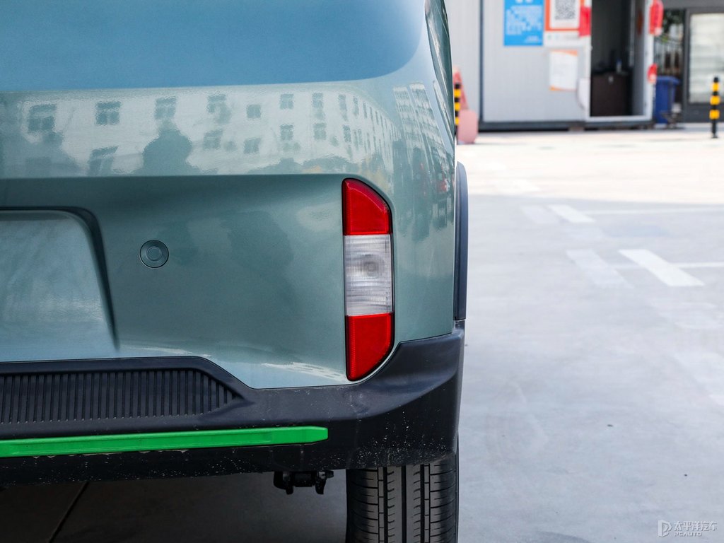 叢林穿越(綠)宏光MINIEV車尾外觀圖片